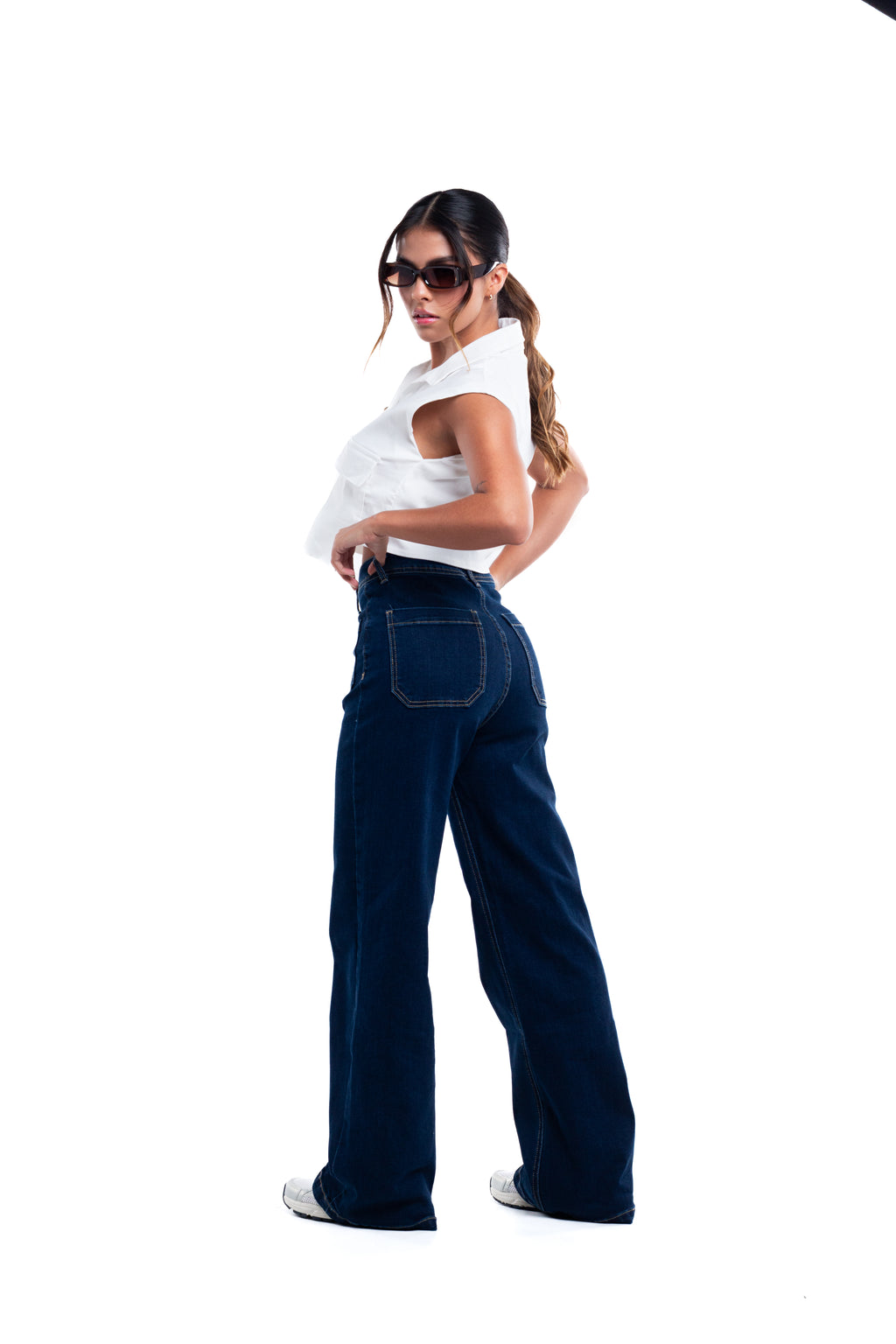 Jeans wide leg con bolsas delanteras