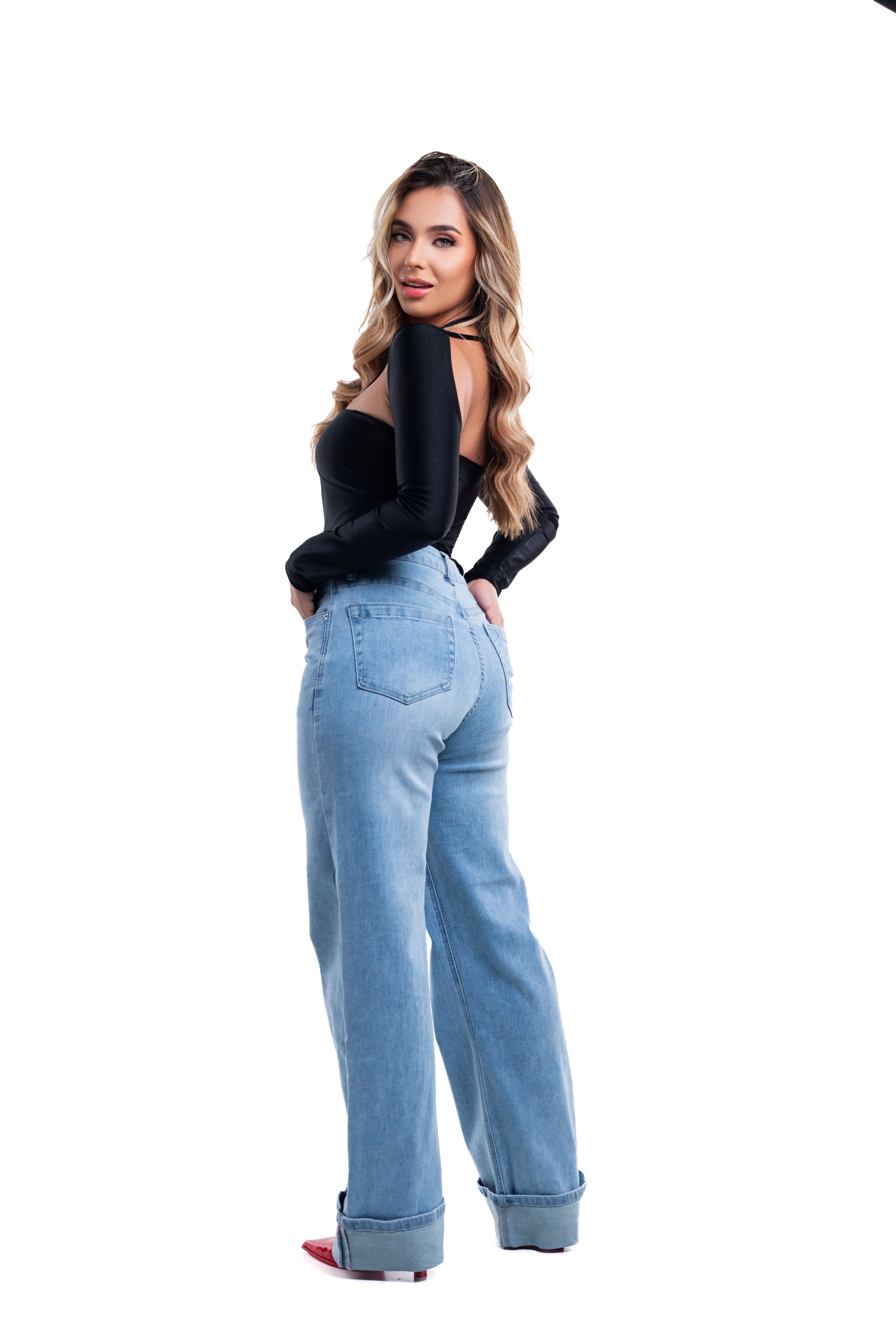 Jeans wide leg con doblez